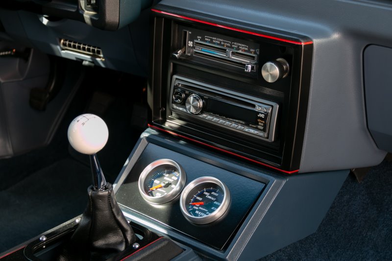 Einfach-DIN-DAB+ Autoradio mit CD-Laufwerk und Bildschirm DAB+ Autoradio mit CD-Laufwerk