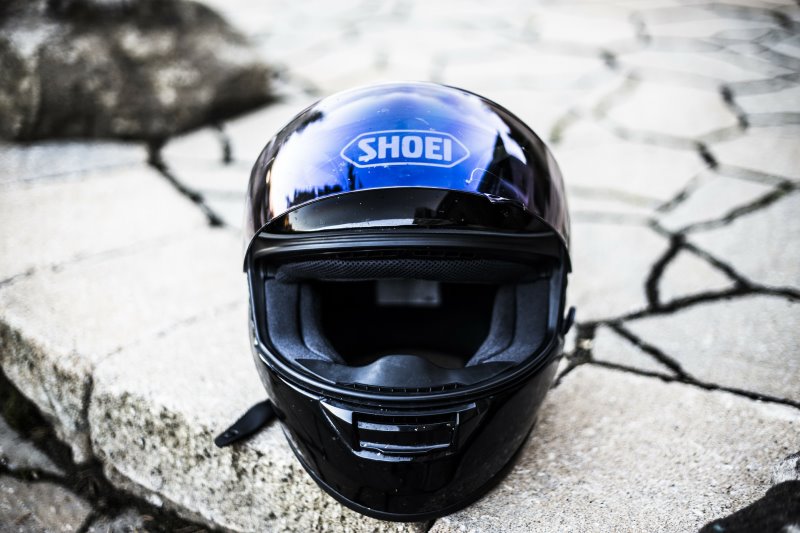 Motorrad-Klapphelm Klapphelme sind wie eine Kombination aus Jethelm und Integralhelm.
